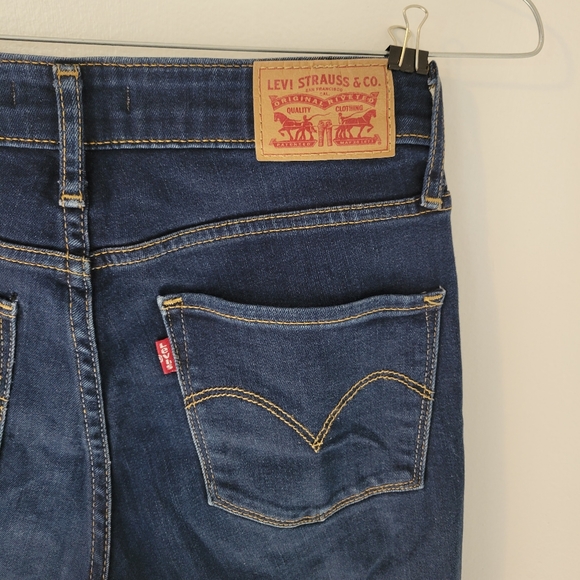 Levi's 721 Dark Wash, Skinny Jeans, size 26 - Picture 4 of 4